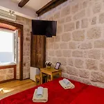 Eddie's Sea View Old Town 3*