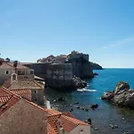 Gostinjska kuća Eddie's Sea View Old Town