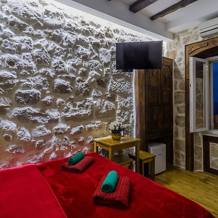 Gasthuis Eddie's Sea View Old Town 3*