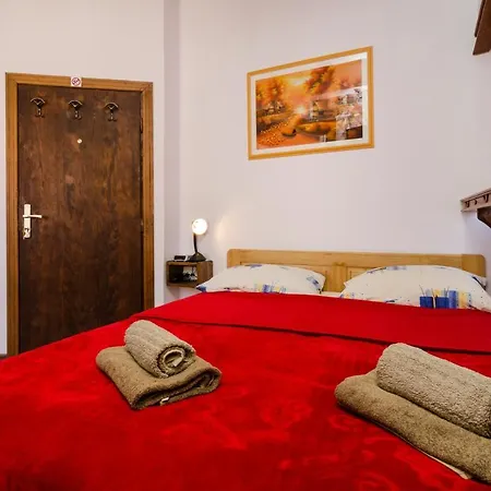 Guest house Eddie's Sea View Old Town 3*