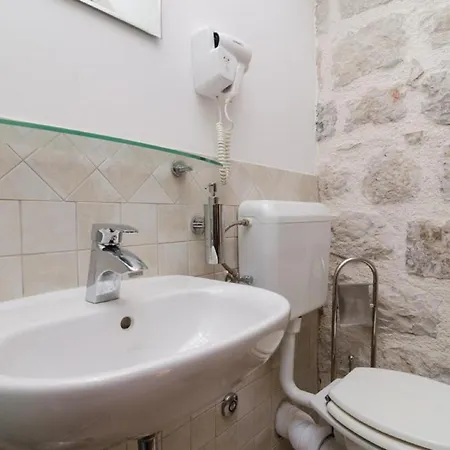 エディーズ シー ビュー ルームズ オールド タウン