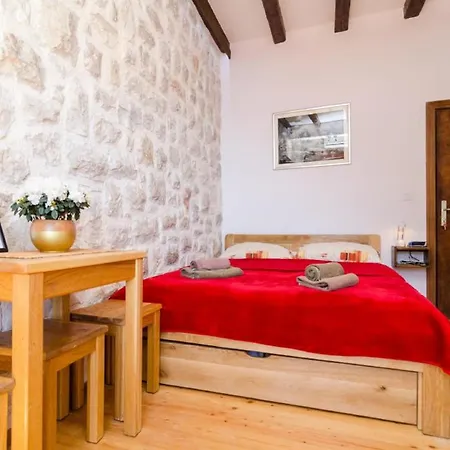 Guest house Eddie's Sea View Old Town