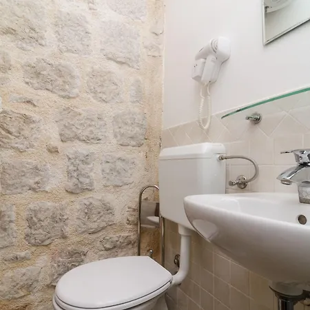 Pensionat Eddie's Sea View Old Town 3*