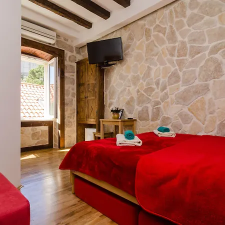 エディーズ シー ビュー ルームズ オールド タウン ドゥブロブニク