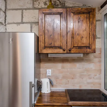 Eddie's Sea View Old Town بيت ضيافة 3*