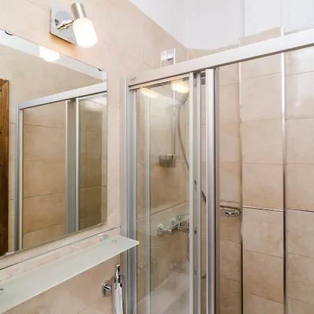 Eddie's Sea View Old Town Guest house