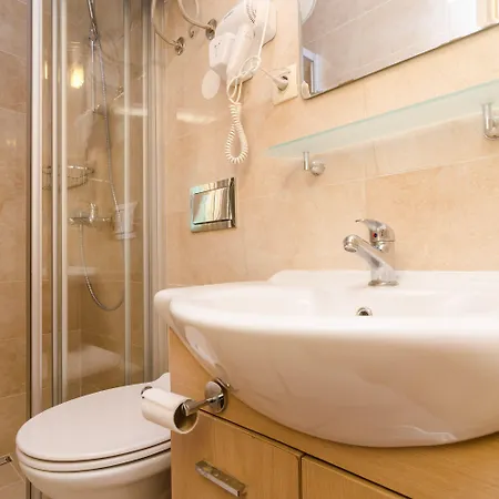 بيت ضيافة Eddie's Sea View Old Town 3*