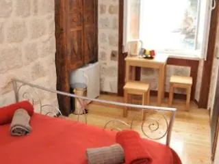 Eddie's Sea View Old Town 3*