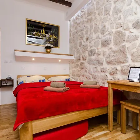 Eddie's Sea View Old Town Гостевой дом 3*