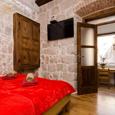 Eddie's Sea View Old Town Гостевой дом 3*