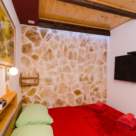 Eddie's Sea View Old Town 3* Дубровник