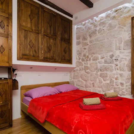 Eddie's Sea View Old Town Гостевой дом