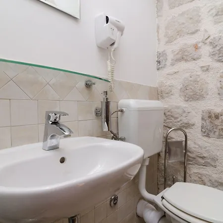 Eddie's Sea View Old Town Гостевой дом