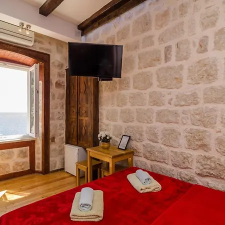 Eddie's Sea View Old Town 3*